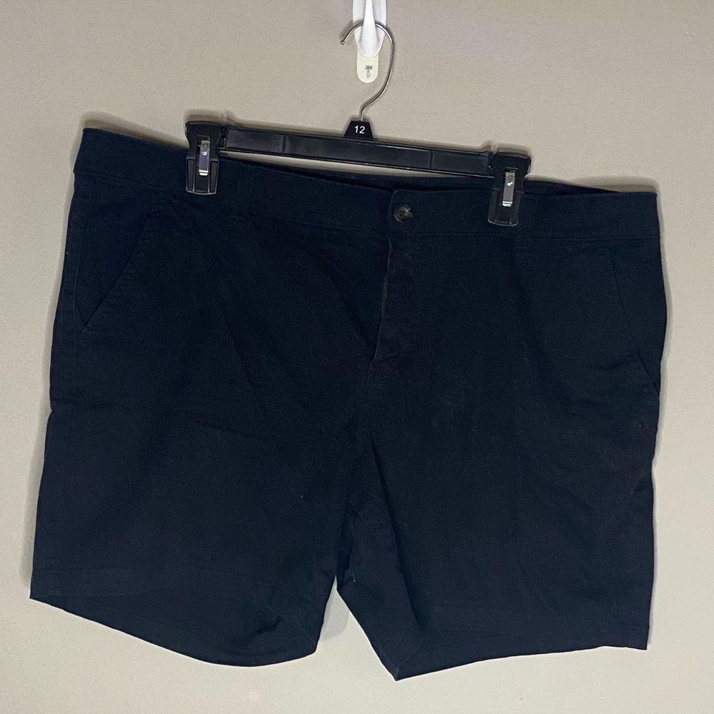 a.n.a twill shorts in Black, size 18